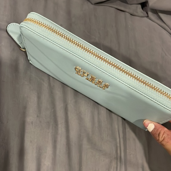 Guess Los Angeles Wallet - Picture 2 of 4